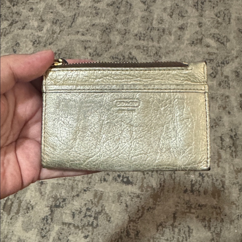 Coach Gold metallic Leather card holder - Picture 4 of 4
